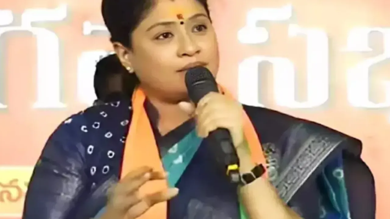 Vijayashanthi: రాజకీయాల్లో డబుల్‌ యాక్షన్‌ కుదరదు..ఏదో ఒక్క దానికే...!
