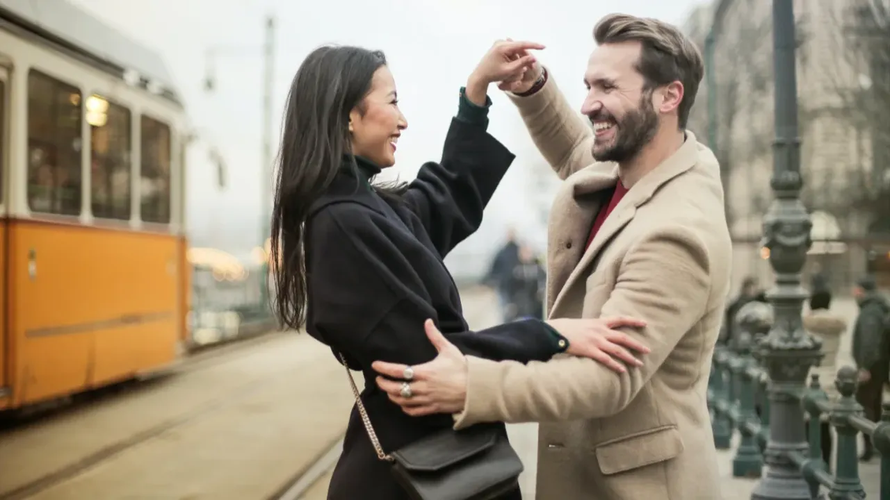 Relationship: భర్తను స్నేహితుల దగ్గర ఎగతాళి చేసి మాట్లాడుతున్నారా? ఏమౌతుందో తెలుసుకోండి!!