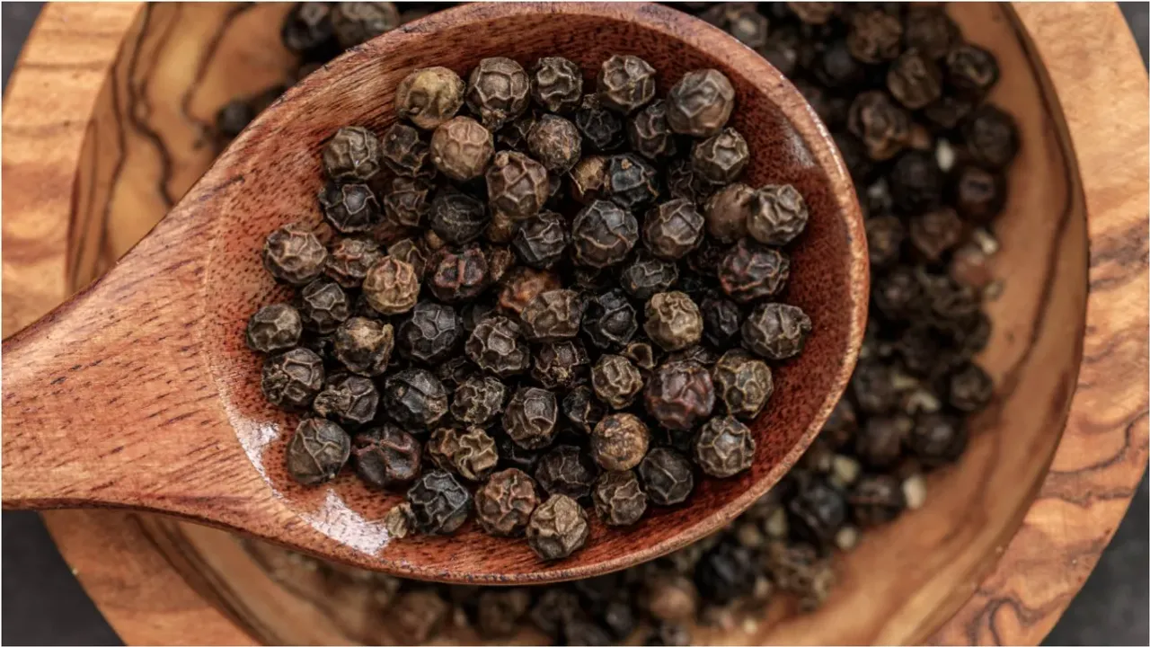BlacK Pepper: నల్ల మిరియాలు తింటే ఎన్నో ప్రయోజనాలు.. అవేంటో తెలుసుకోండి!