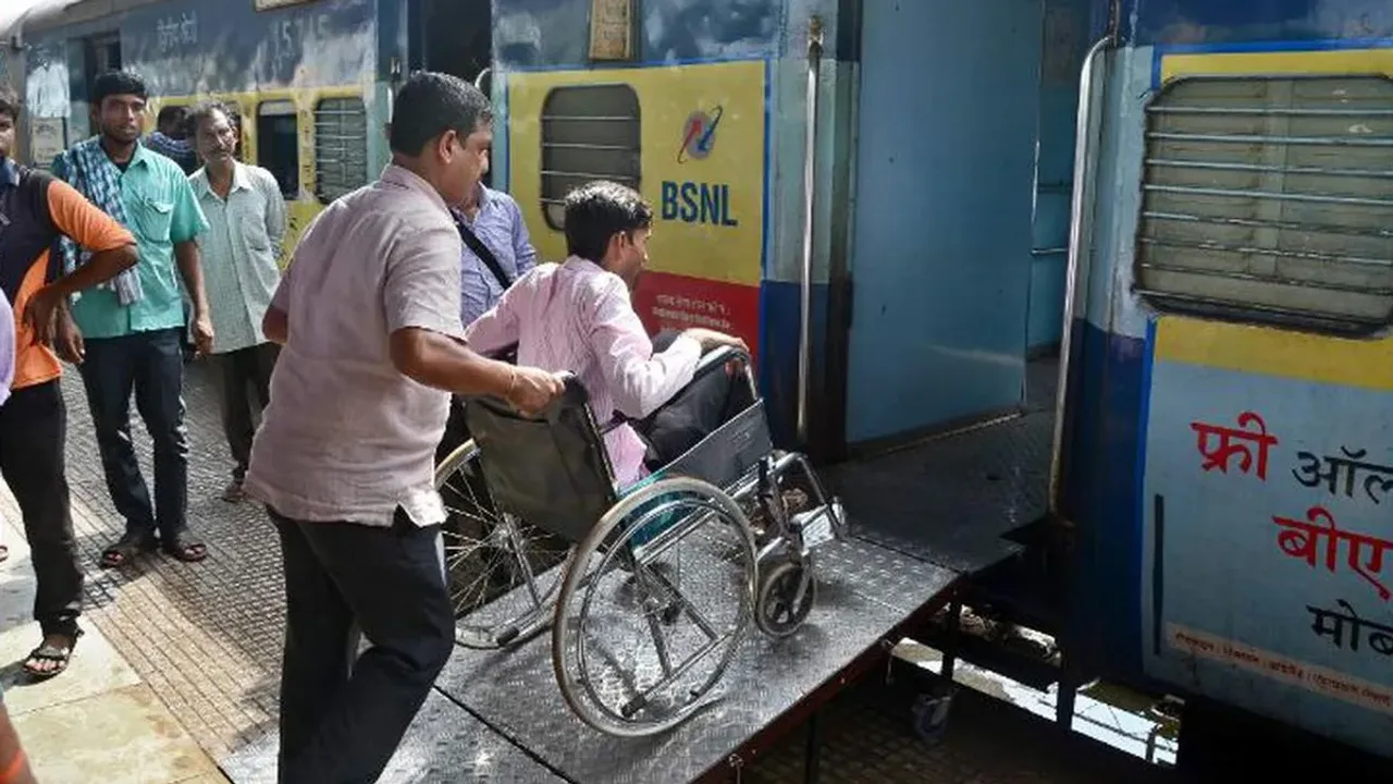 Indian Railways: దివ్యాంగులకు రైలు ప్రయాణం మరింత సౌకర్యవంతంగా .. 