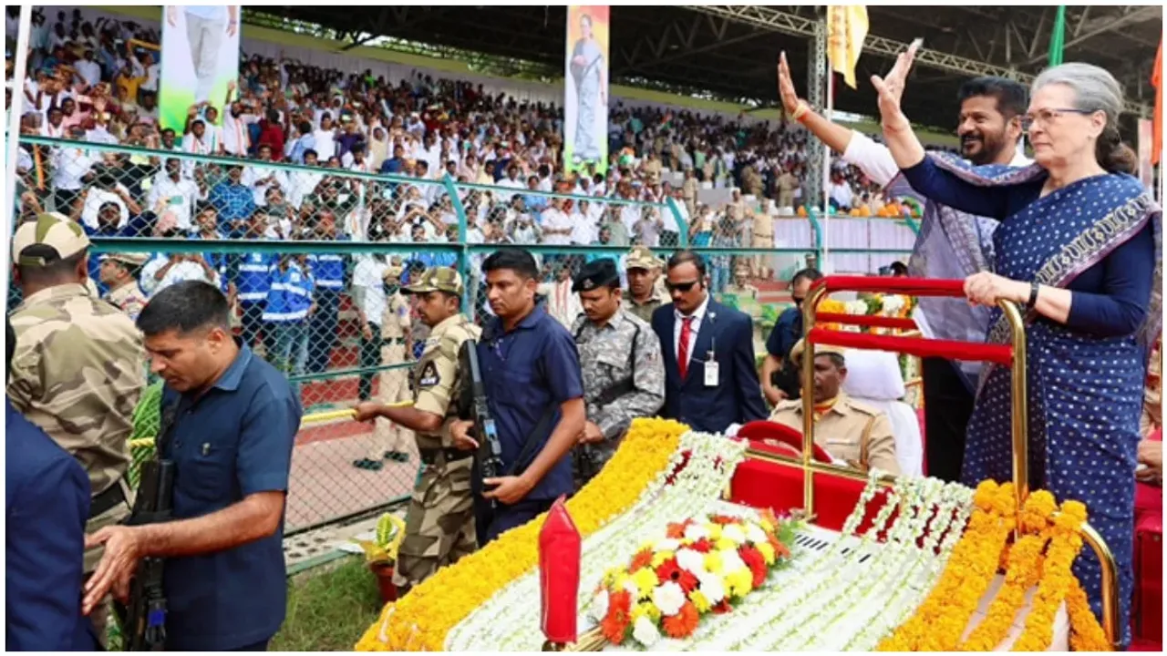 TS Congress: ఆ సీటు నుంచి ఎంపీగా సోనియా పోటీ.. తెలంగాణ కాంగ్రెస్ సంచలన తీర్మానం!