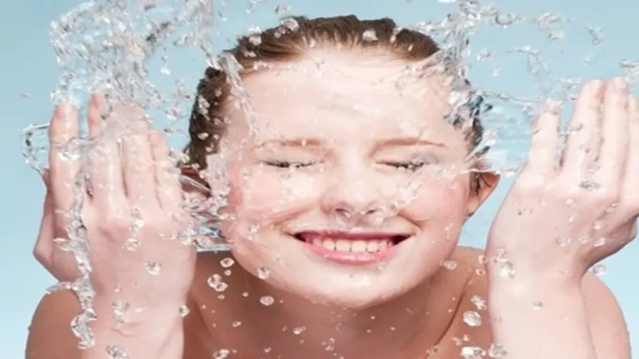 Ice Water Benefits: ఐస్ వాటర్‌తో ముఖం కడుక్కుంటే ఏమవుతుంది..?
