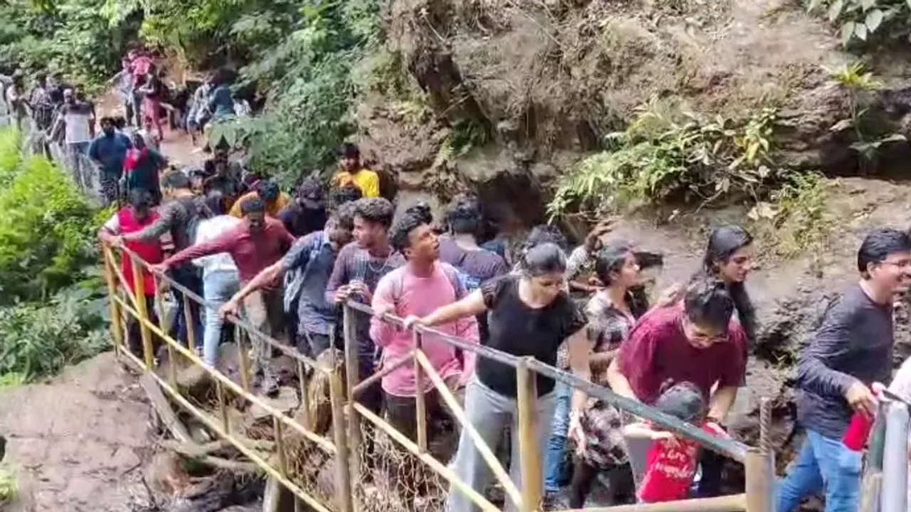 Araku Valley: 'అరకులోయ'... రెడీ ఫర్ న్యూ ఇయర్ సెలబ్రేషన్స్.!