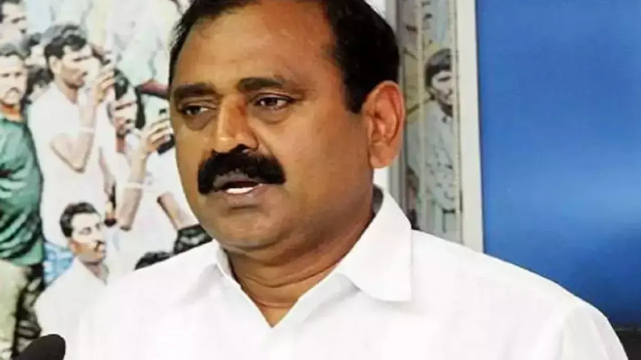 Bhumana Karunakar Reddy: తిరుపతి ఎమ్మెల్యే ఇంటిముందు బైఠాయించిన అంగన్వాడీ వర్కర్లు !