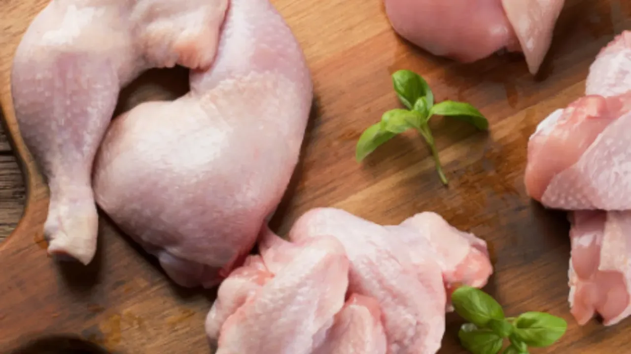 Chicken Prices: చికెన్‌ ప్రియులకు షాక్‌..భారీగా పెరిగిన ధరలు!