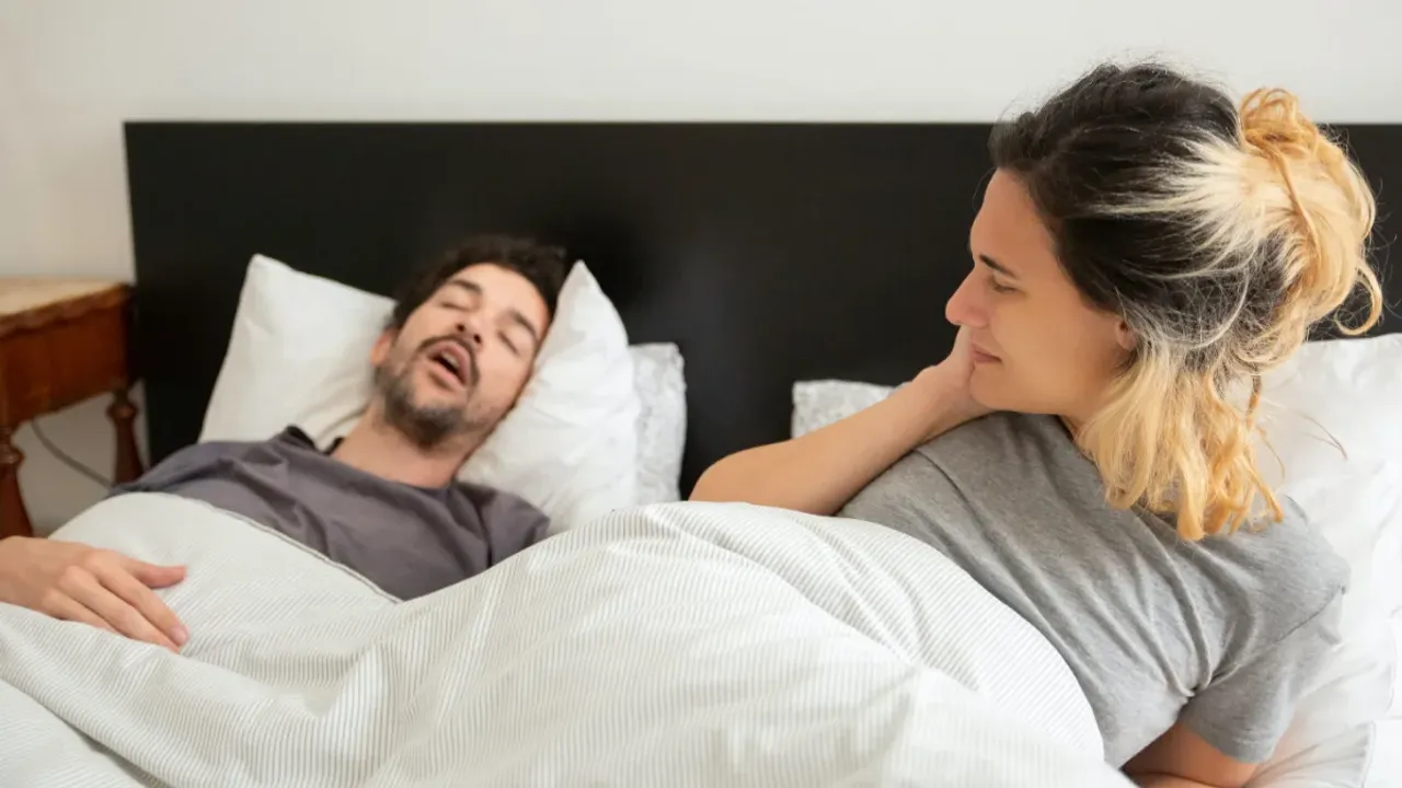 Snoring: గురక సమస్యతో బాధపడుతున్నారా? ఈ హోం రెమెడీస్ ఫాలో అవ్వండి!