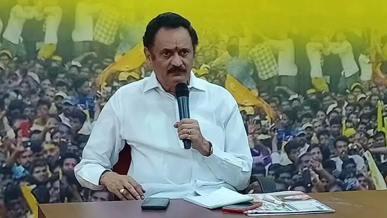 ఆయన సీఎం అయ్యాక అందరితో ఆడుకుంటున్నారు.. మాజీ మంత్రి సంచలన కామెంట్స్..