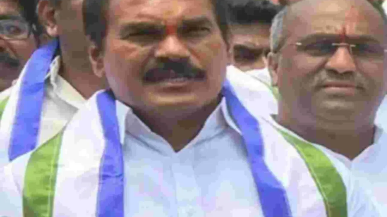 Pawan Kalyan: పవన్ కల్యాణ్‌ కాపుల కలలను చెరిపేసాడు: తోట త్రిమూర్తులు!