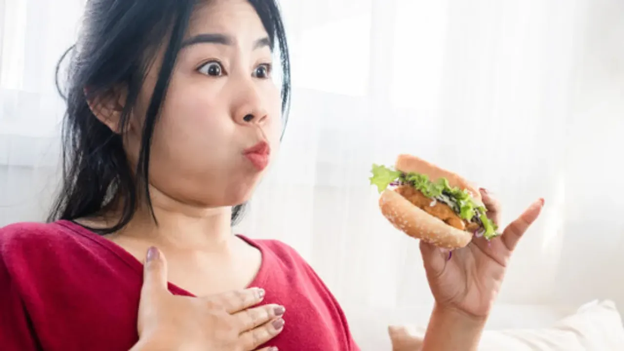 Food Struck in Throat: గొంతులో ఆహారం ఇరుక్కుపోతే టెన్షన్‌ పడవద్దు..ఇలా చేయండి!
