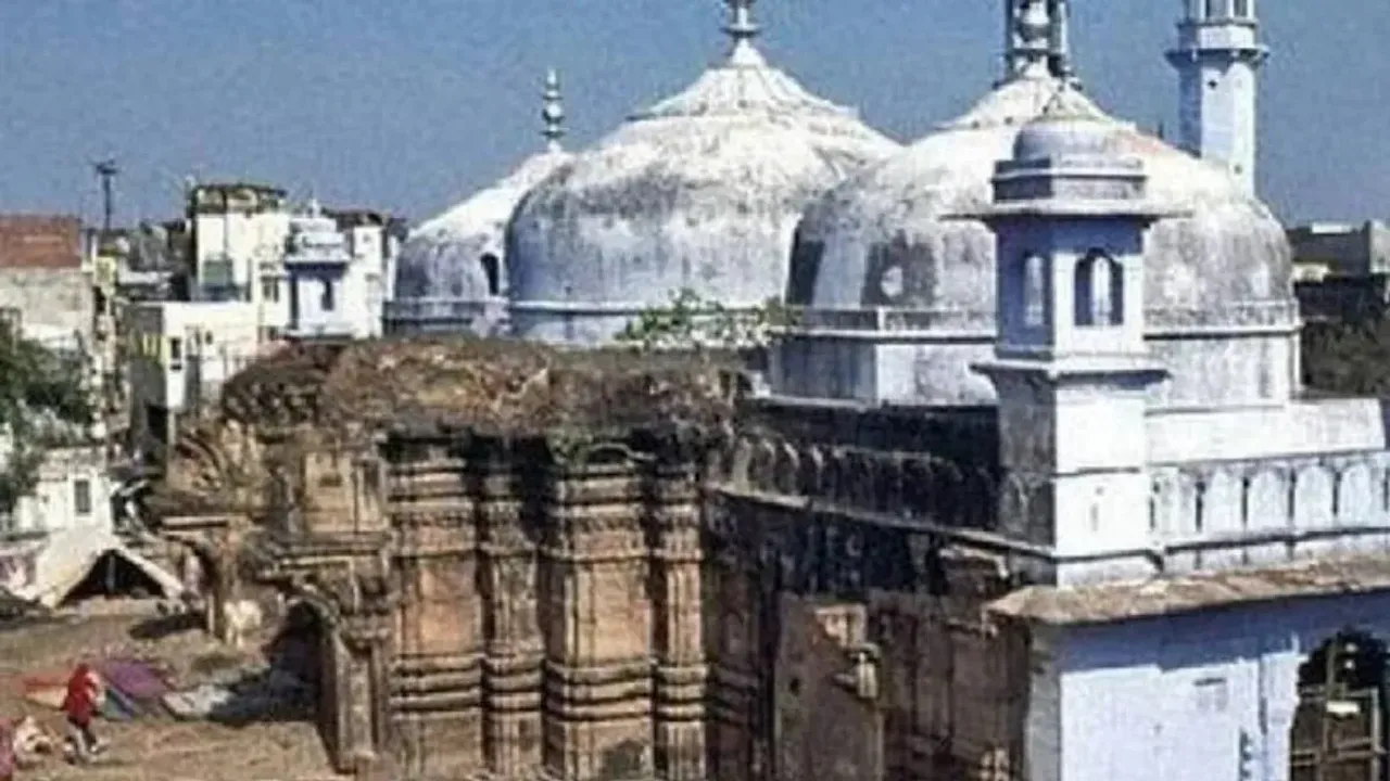 Varanasi: మూడు దశాబ్దాల తర్వాత జ్ఞానవాపిలో హిందువుల పూజలు