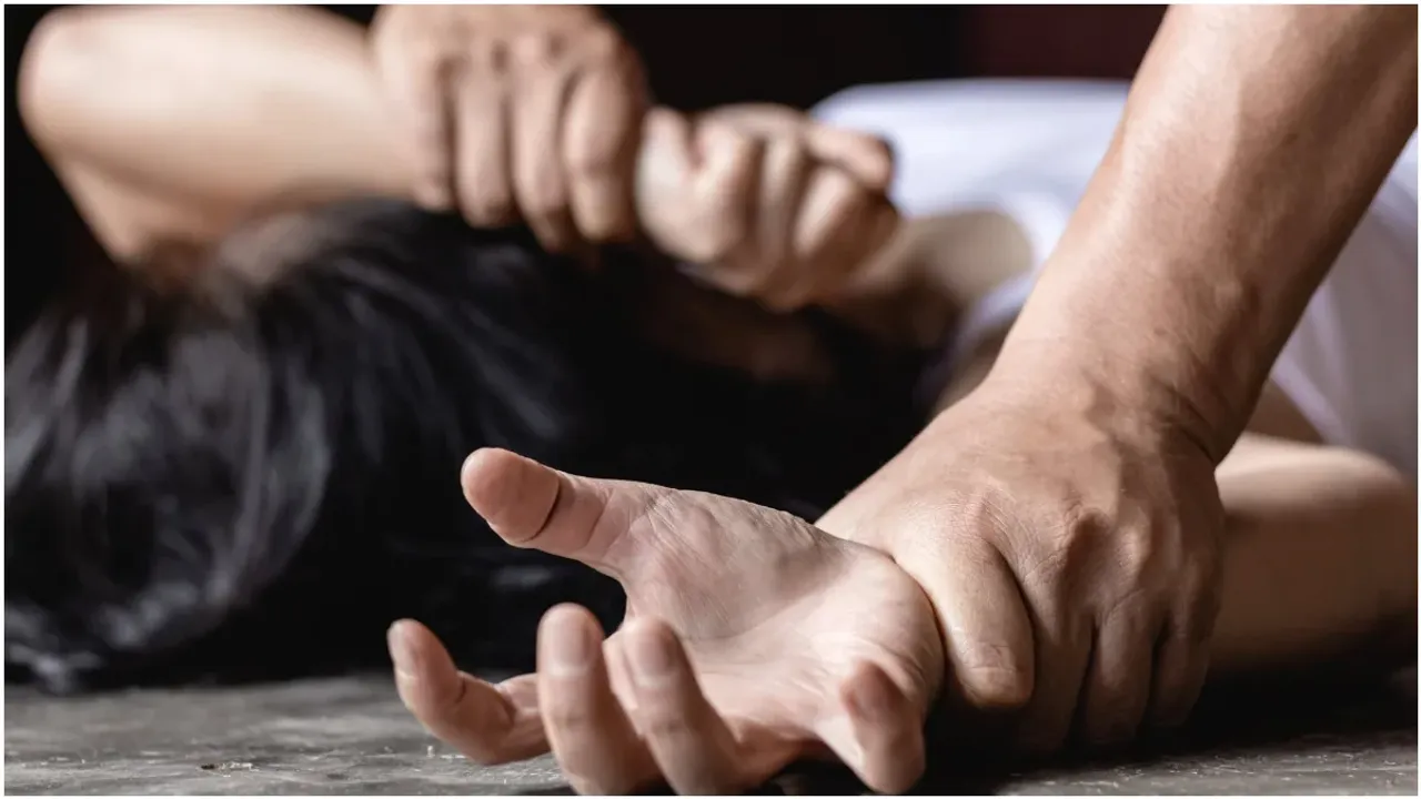 Rape Case : మాజీ ఎమ్మెల్యే కూతురిపై అత్యాచారం.. రూ. 6 కోట్లు వసూల్!