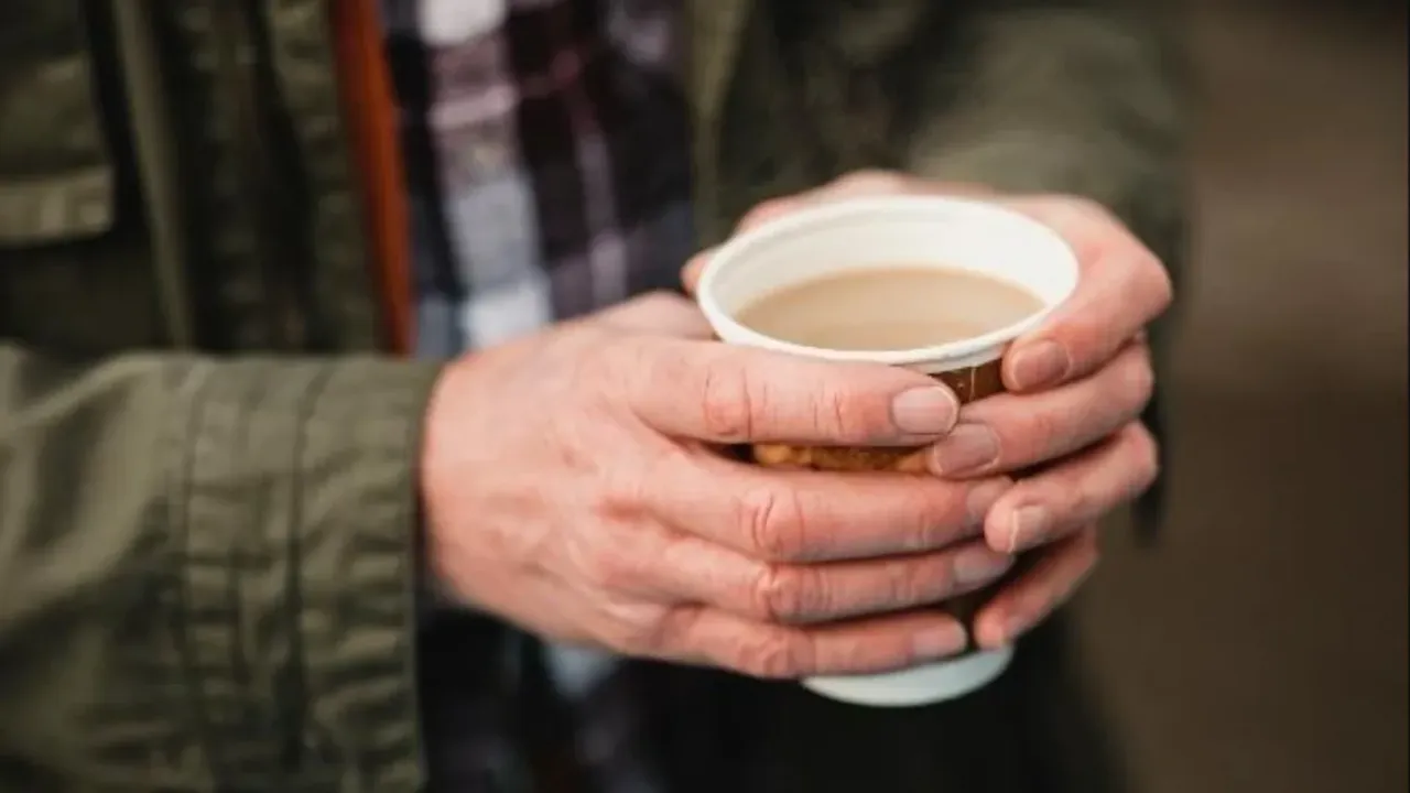 Tea In Paper Cups: పేపర్ కప్పులో టీ తాగితే ఇంత ప్రమాదమా..! అస్సలు లైట్ తీసుకోకండి