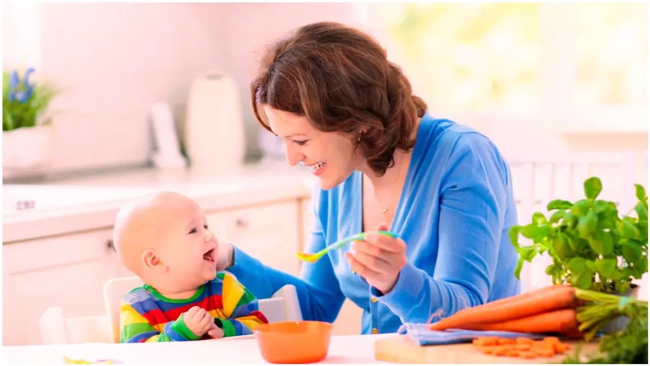 Solid Foods To babies: ఆరు నెలలు దాటిన బేబీస్ కు.. ఈ పండ్లు ఇస్తే ఎన్ని లాభాలో తెలుసా..!