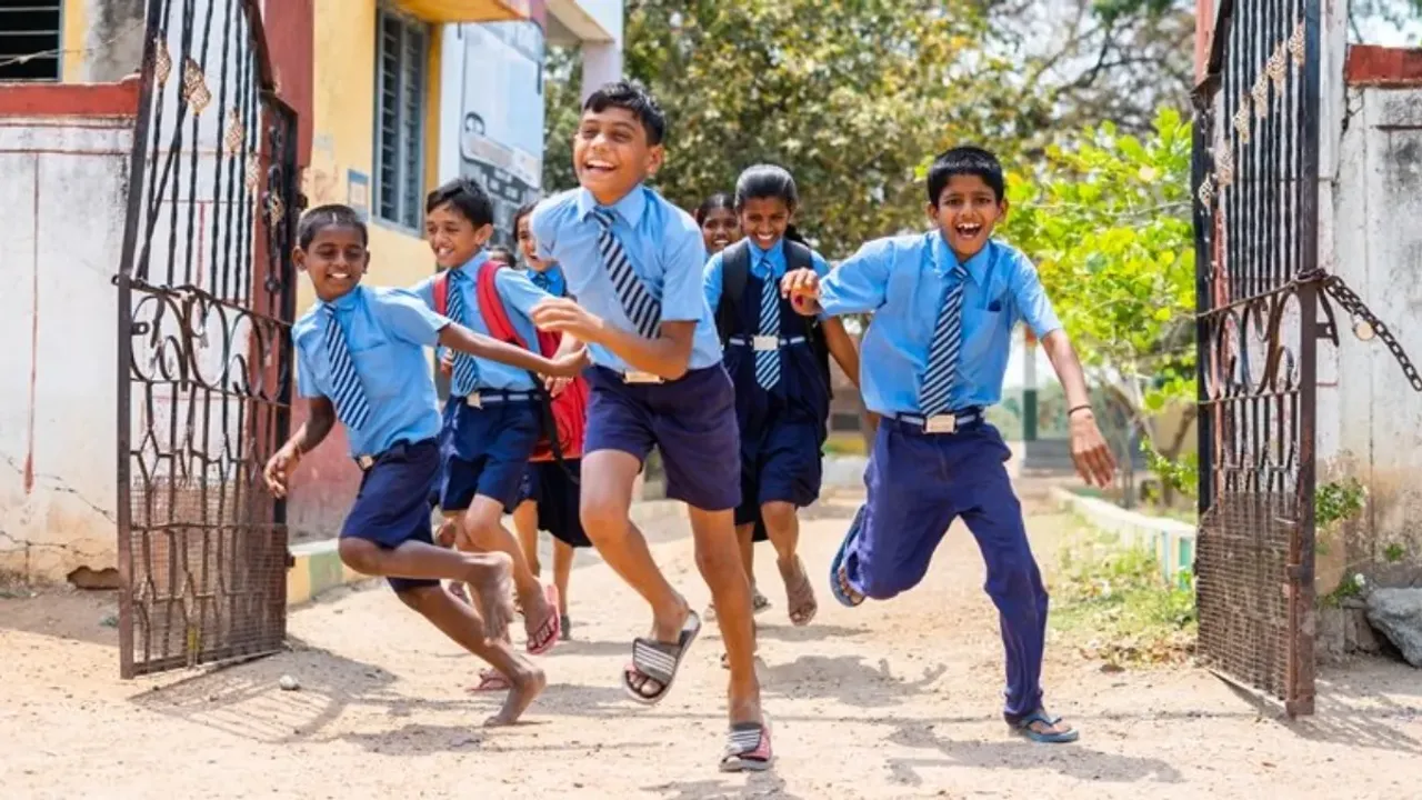 Telangana: రేపటి నుంచే తెలంగాణలో బడులు ప్రారంభం