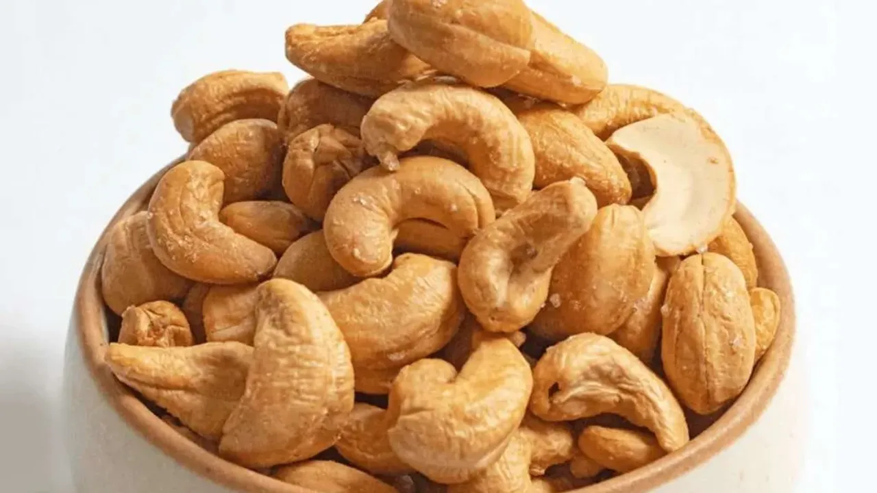 Cashew: ఈ సమస్యలు ఉంటే జీడి పప్పుకు దూరంగా ఉండండి.. లేకపోతే అంతే సంగతి!