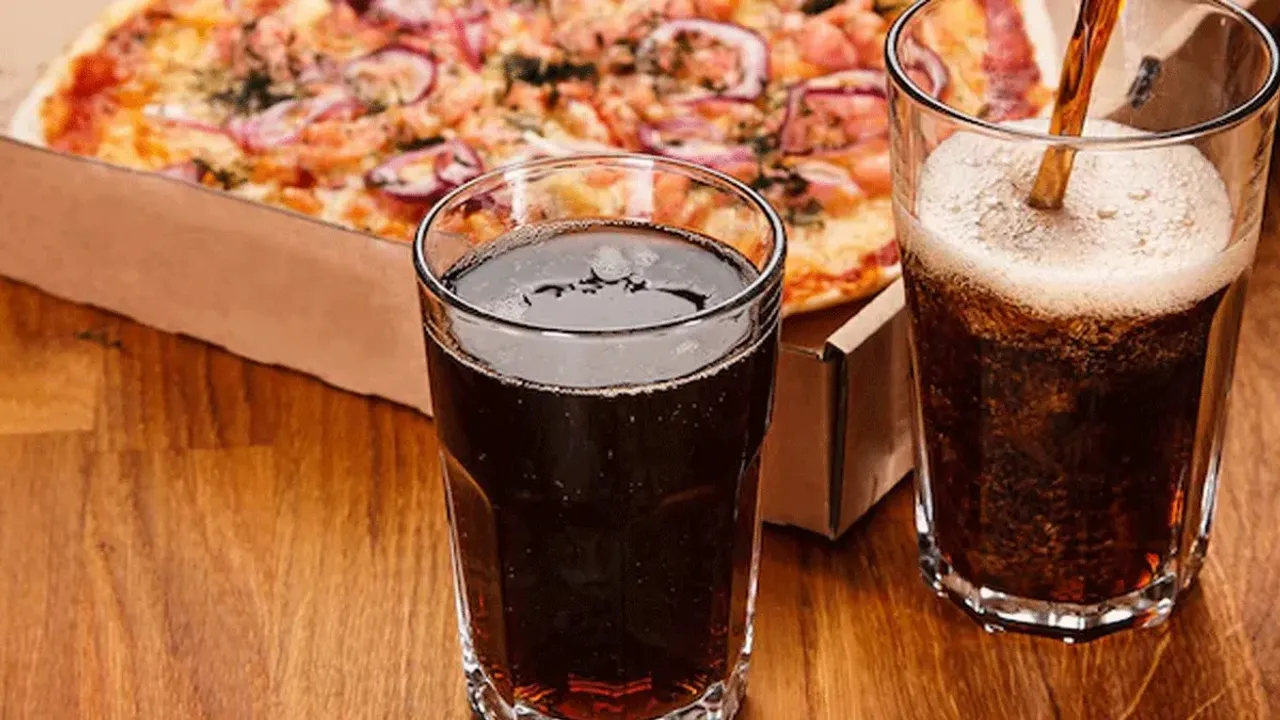 Fast Foods : ఈ కాంబినేషన్‌లో ఫుడ్ తీసుకుంటే ప్రమాదంలో పడ్డట్లే..