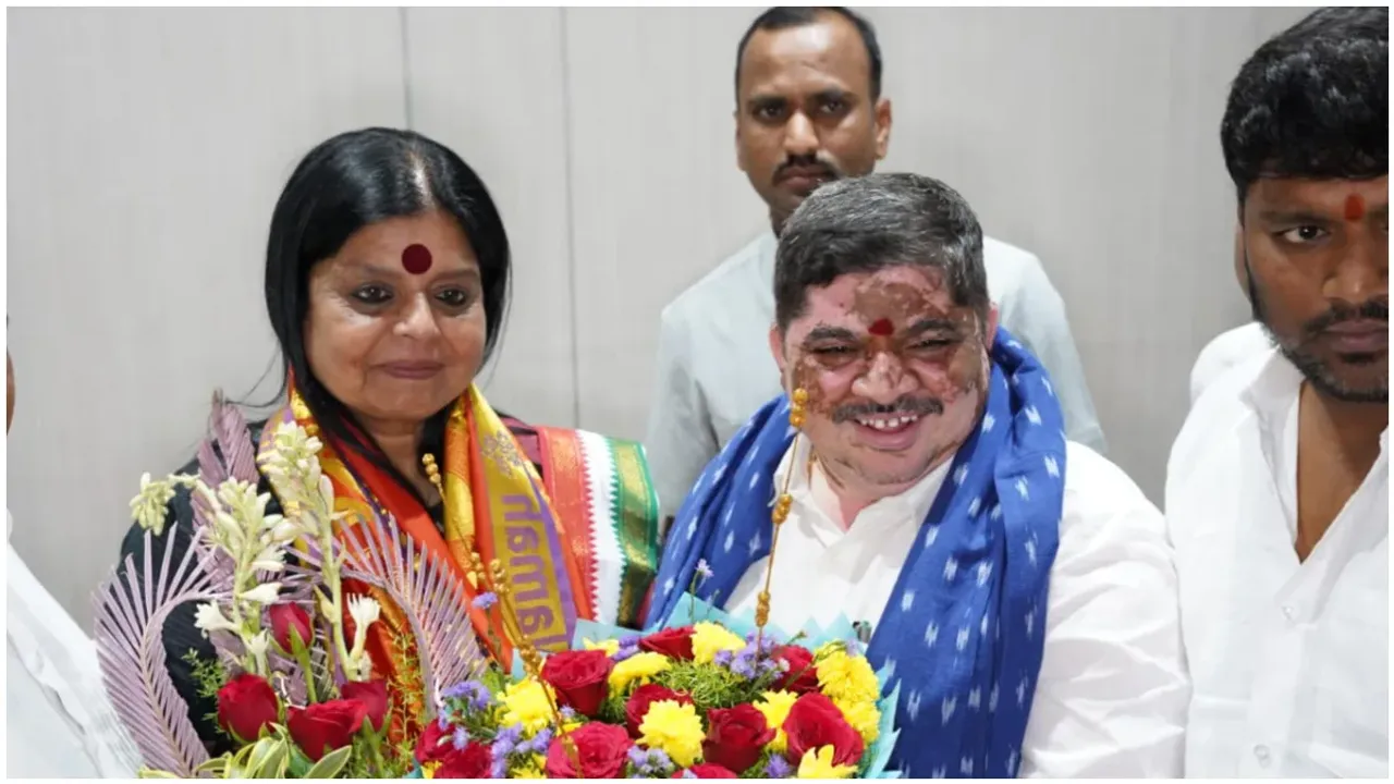 దీపాదాస్ మున్షీని కలిసిన పొన్నం ప్రభాకర్