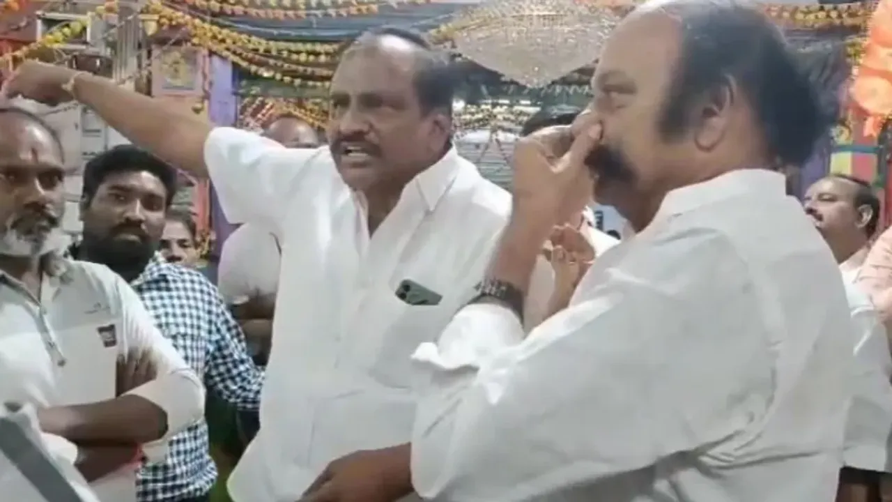 Mavullamma Temple : అమ్మవారి ఆలయంలో రసాభాస.. ఆలయ అధికారులు వర్సెస్ విశ్వ హిందు పరిషత్ నాయకులు..!