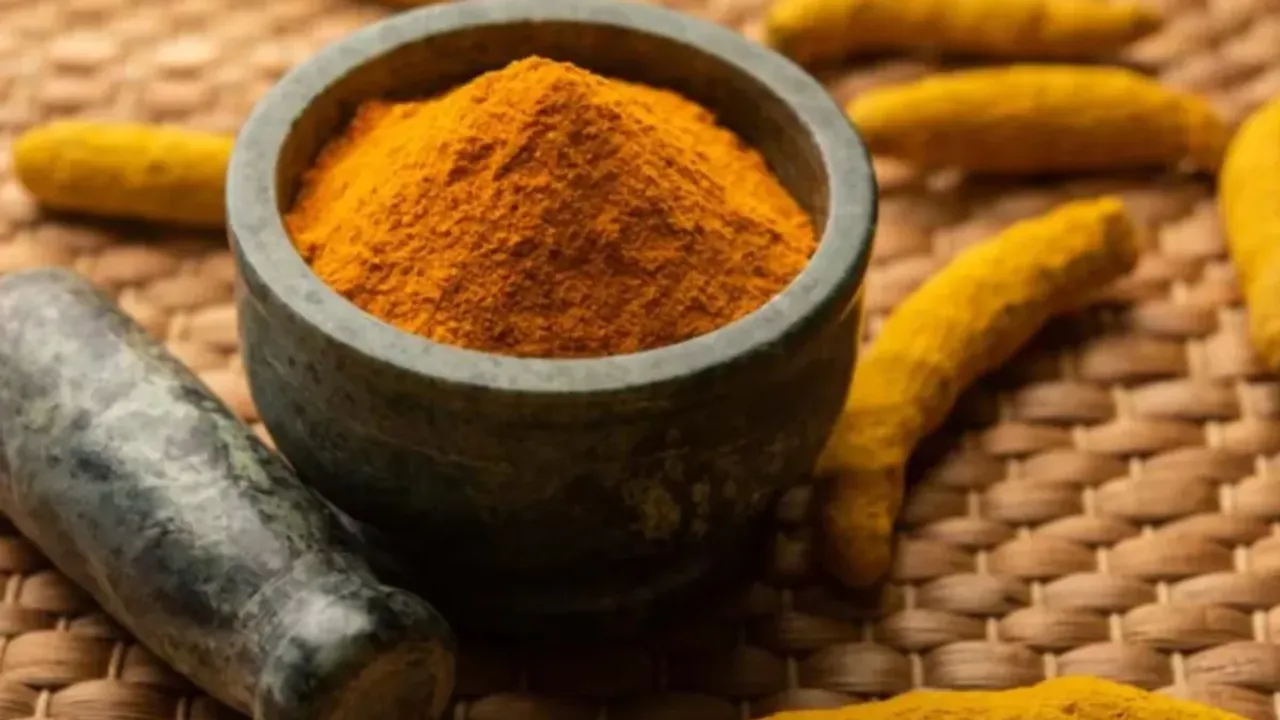 Turmeric: పసుపును అధికంగా తీసుకుంటున్నారా..అయితే జాగ్రత్త..ఈ సమస్యలు రావొచ్చు!