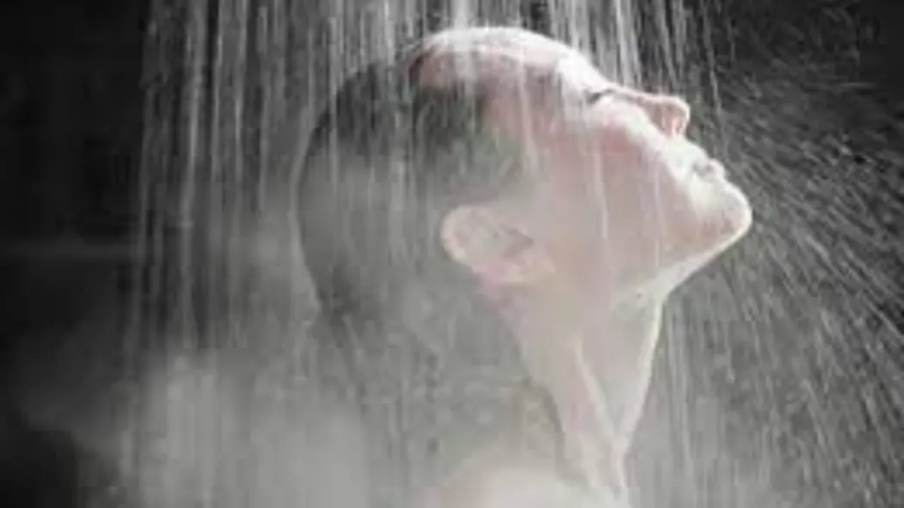 Hot Water : చలికాలంలో వేడి నీటితో స్నానం చేయకూడదు.. ఎందుకో తెలిస్తే మళ్లీ ఆ పని చేయరు!