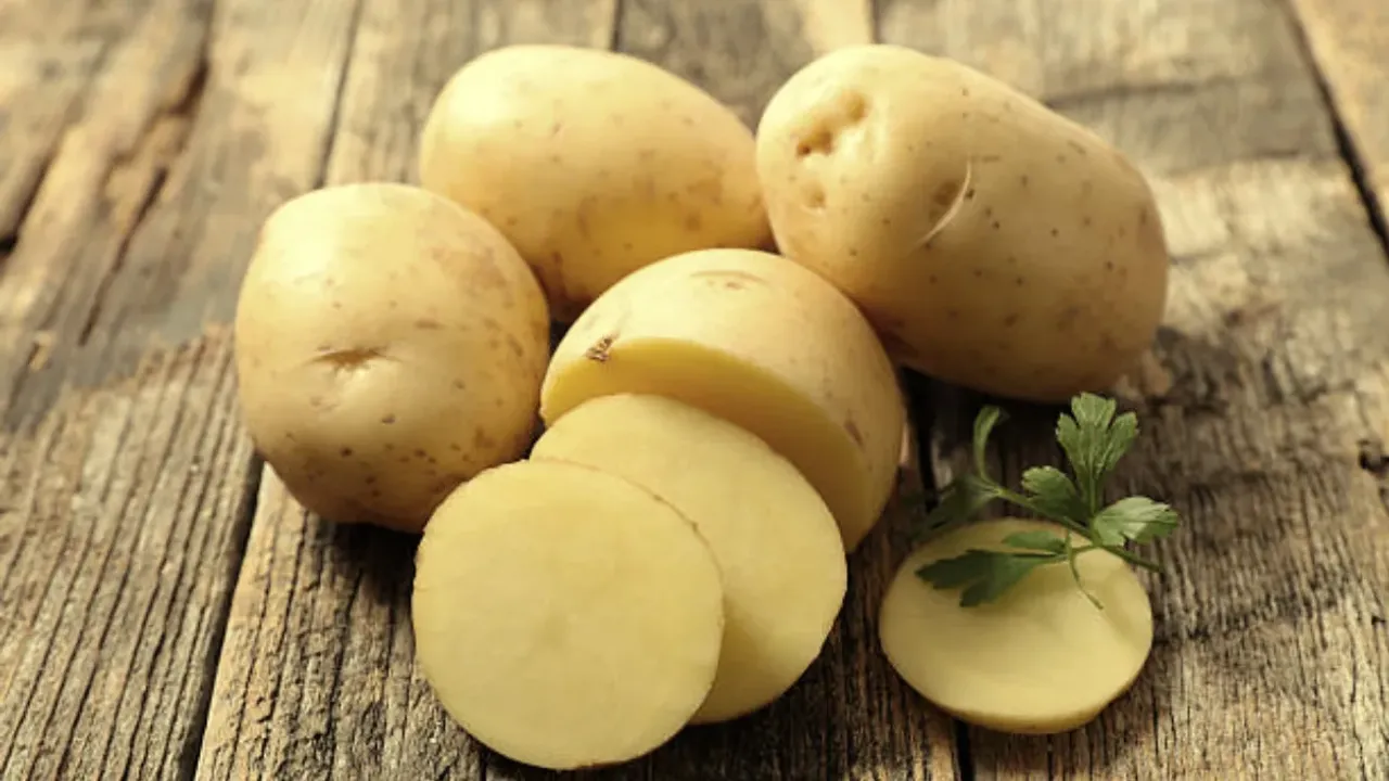 Potatoes Tips: బంగాళాదుంపలను తినడం తగ్గించండి..నెల రోజుల్లో మిమ్మల్ని మీరే నమ్మలేరు