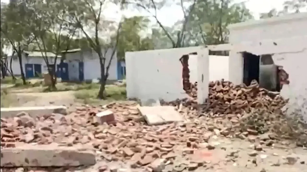 Tamil Nadu: బాణాసంచా తయారీ కార్మాగారంలో పేలుడు.. 10 మంది మృతి..