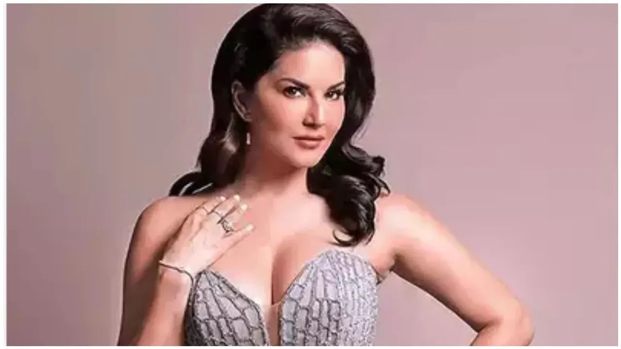 Sunny Leone : కానిస్టేబుల్ ఉద్యోగానికి సన్నీలియోన్..వైరల్ అవుతున్న హాట్ టికెట్