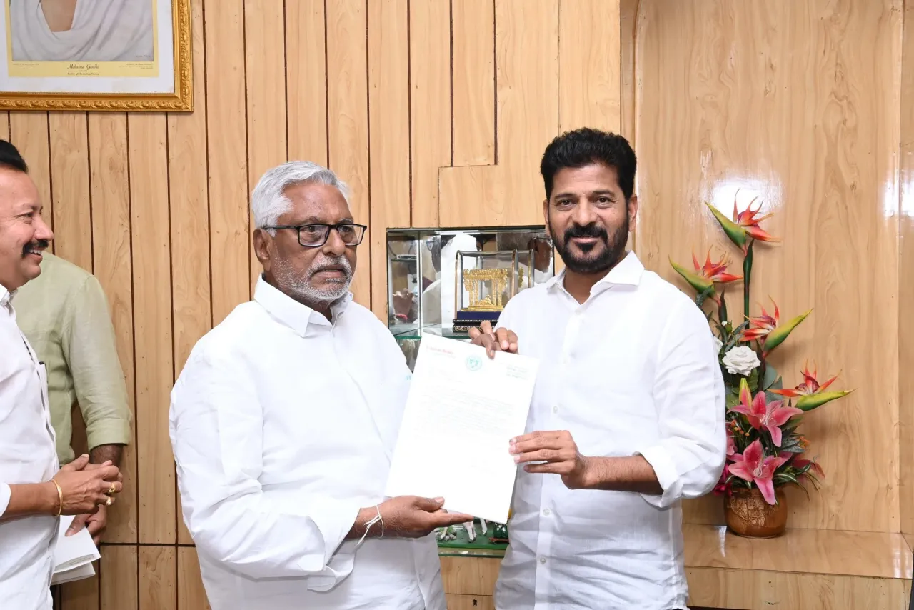 MLC Jeevan Reddy: ఎన్నారై పాలసీ, గల్ఫ్ బోర్డు ఏర్పాటు చేయాలి: ఎమ్మెల్సీ జీవన్ రెడ్డి