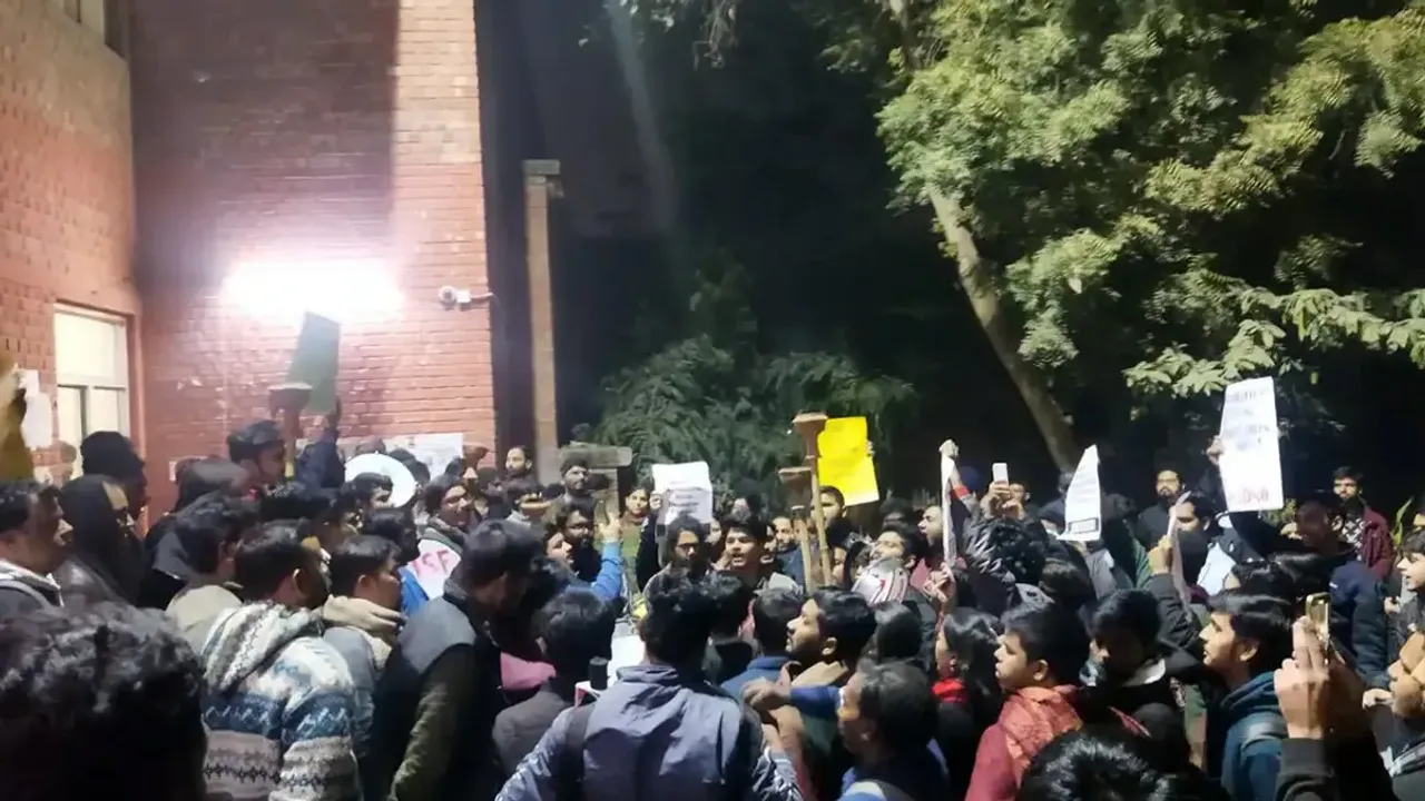 JNU : ఎన్నికలకు ముందు జేఎన్‌యూలో ఏబీవీపీ - వామపక్ష విద్యార్థుల మధ్య ఘర్షణ..
