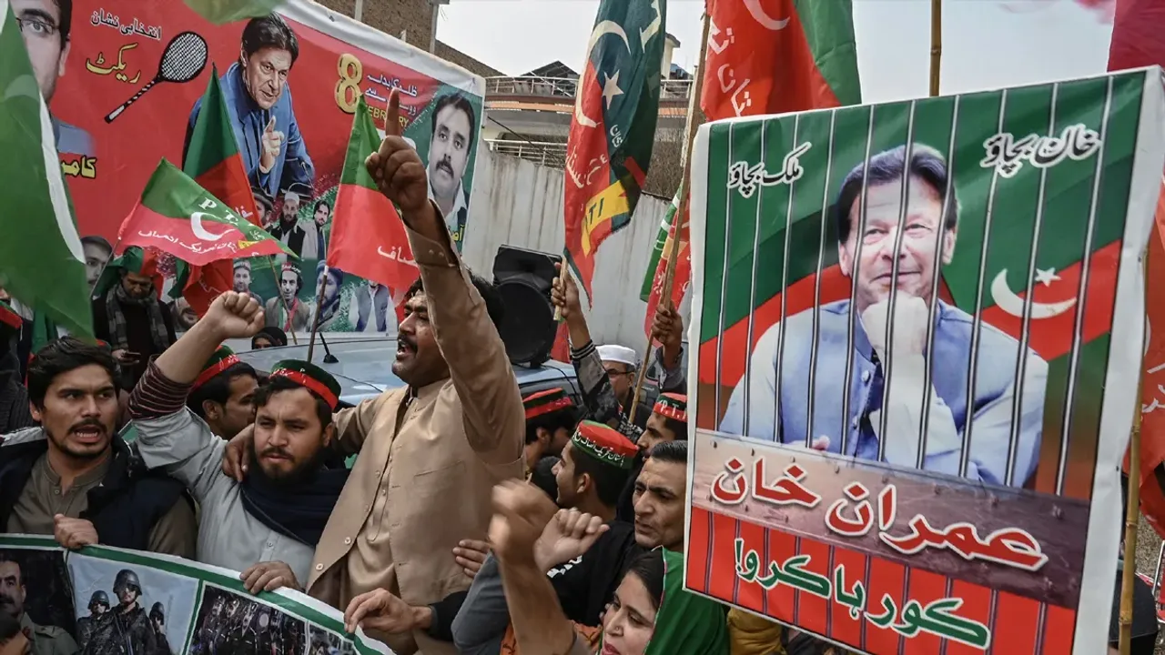Pakistan Election: పాకిస్థాన్ ఎన్నికల్లో దూసుకుపోతున్న ఇమ్రాన్ ఖాన్ అభ్యర్థులు..