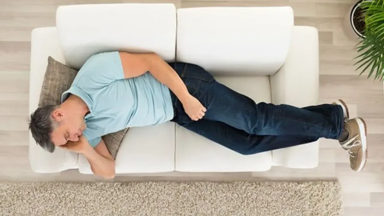 Sofa Benefits : ఈ విషయం తెలిస్తే సోఫాలో అస్సలు పడుకోరు