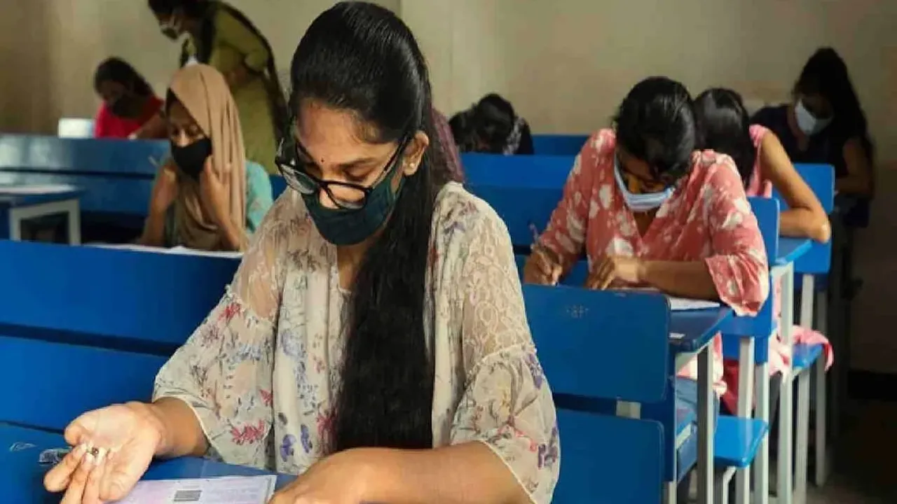 APPSC: గ్రూప్‌-2 హాల్‌ టికెట్లు విడుదల!