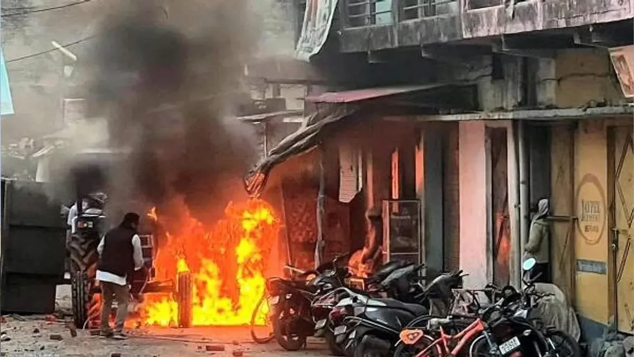 Uttarakhand : ఉత్తరఖాండ్‌లో అక్రమ మదర్సా, మసీదు కూల్చివేత.. చెలరేగిన అల్లర్లు.. నలుగురు మృతి
