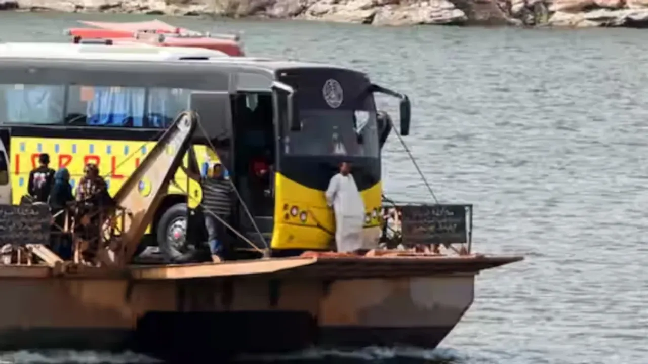 Ferry Sink In Nile River : నైలు నదిలో పడవ ప్రమాదం.. 10 మంది మృతి!