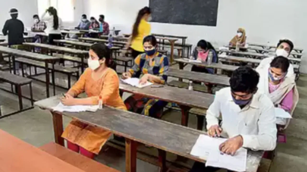 TS Tenth Exams 2024: ఎల్లుండి నుంచే టెన్త్ ఎగ్జామ్స్.. విద్యార్థులు తప్పక తెలుసుకోవాల్సిన రూల్స్ ఇవే!