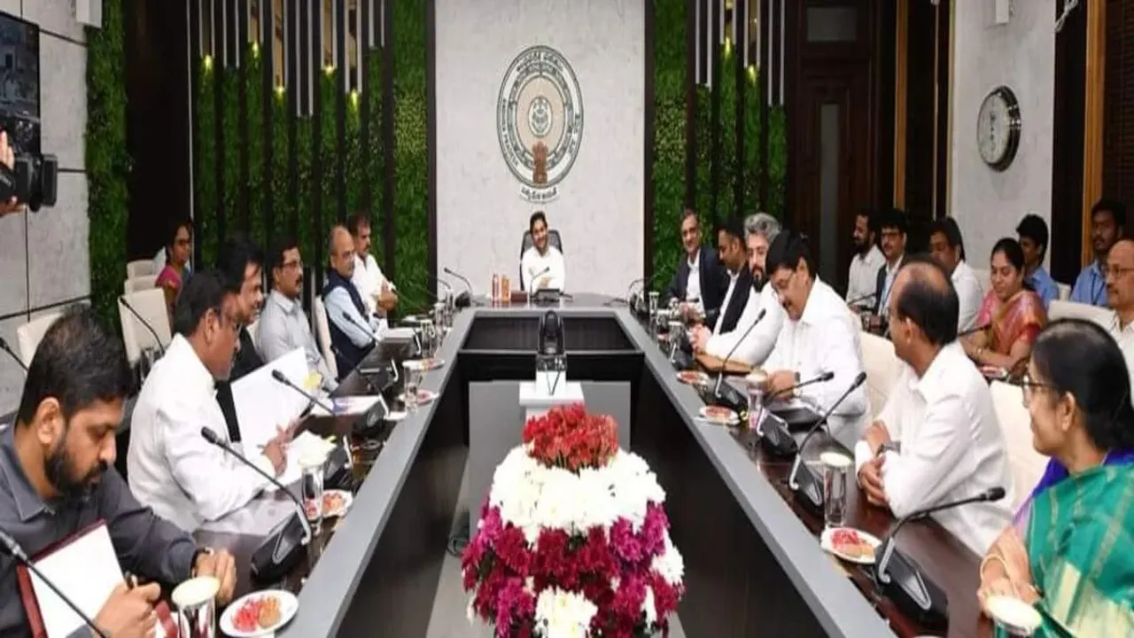 AP News: ఏపీలోని 12 లక్షల మంది విద్యార్థులకు జగన్ సర్కార్ అదిరిపోయే శుభవార్త..!!