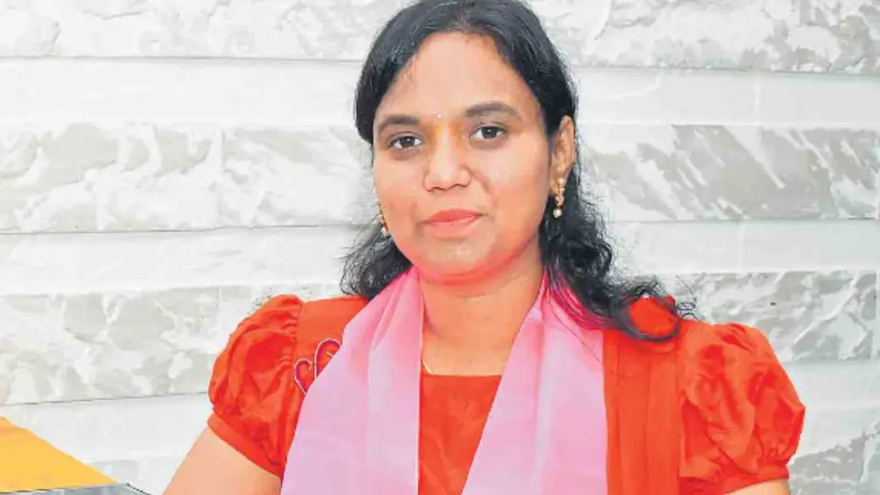 Lasya Nanditha: అశ్రునయనాల మధ్య ముగిసిన ఎమ్మెల్యే లాస్య నందిత అంత్యక్రియలు..!!