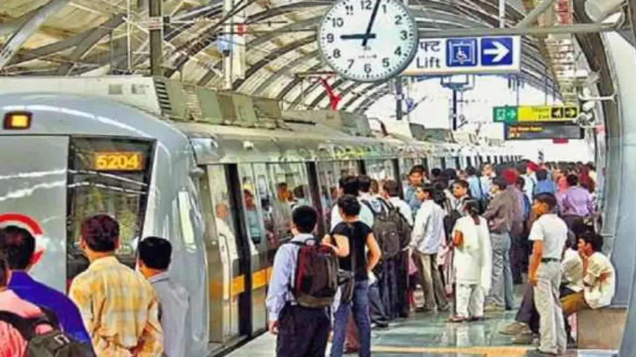Delhi Metro: రైతుల ఉద్యమం పుణ్యమా అంటూ ఢిల్లీ మెట్రో రికార్డు సృష్టించింది!