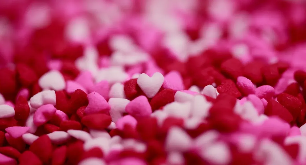Valentine's Day : ప్రేమికుల రోజు... ఈ రాశులకు అదృష్టమే..!