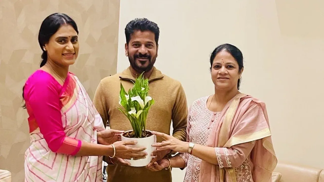 YS Sharmila: సీఎం రేవంత్‌ను కలిసిన ఏపీసీసీ చీఫ్ వైఎస్‌ షర్మిల..