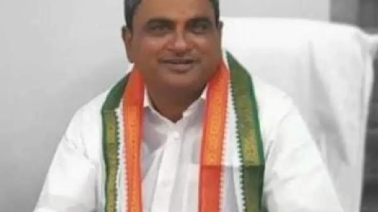 Khammam: రేణుకా చౌదరి ముఖ్య అనుచరుడి పై కత్తితో దాడి..పరిస్థితి విషమం!