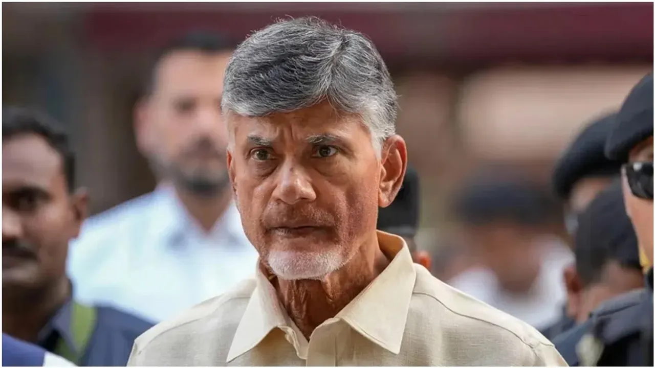 Chandrababu: చంద్రబాబుకు బిగ్ షాక్.. ఈసీ చర్యలు!