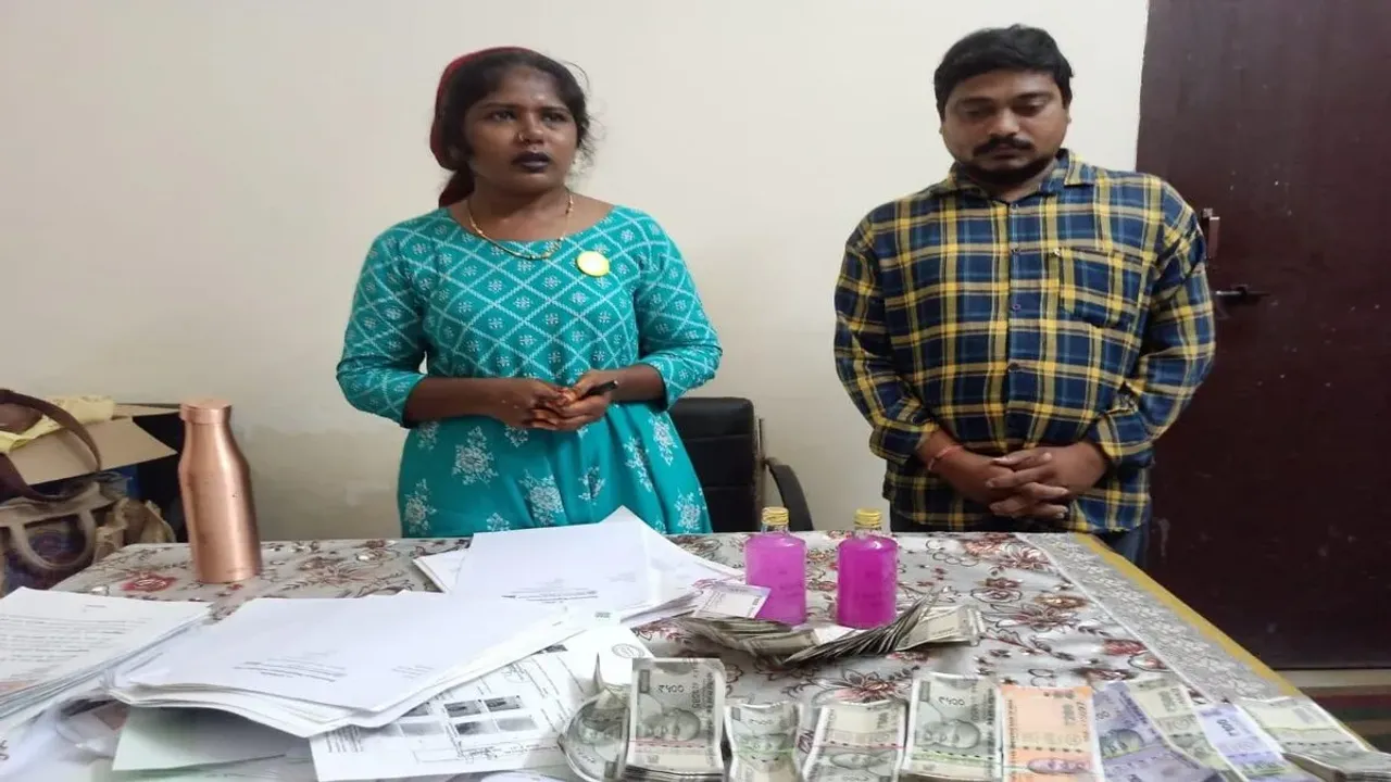 ACB Raids : లంచం తీసుకుంటూ ఏసీబీకి చిక్కిన సబ్ రిజిస్ట్రార్..!