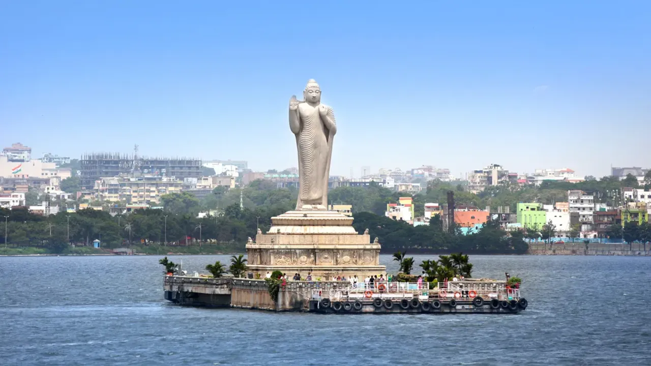 Hyderabad: మరో పదేళ్లపాటు హైదరాబాద్‌ ఉమ్మడి రాజధానిగా ఉండాలి.. ఏపీ హైకోర్టులో పిల్‌