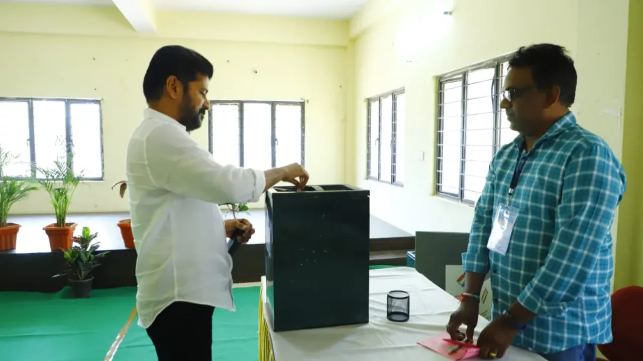 CM Revanth Reddy: ఎమ్మెల్సీ ఎన్నికల్లో ఓటు వేసిన సీఎం రేవంత్