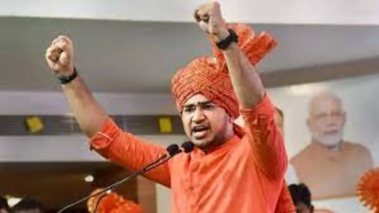 Bengaluru: పోలీసుల అదుపులో బీజేపీ నేత తేజస్వి సూర్య ..ఆజాన్ ఘటనలో నిరసనలు