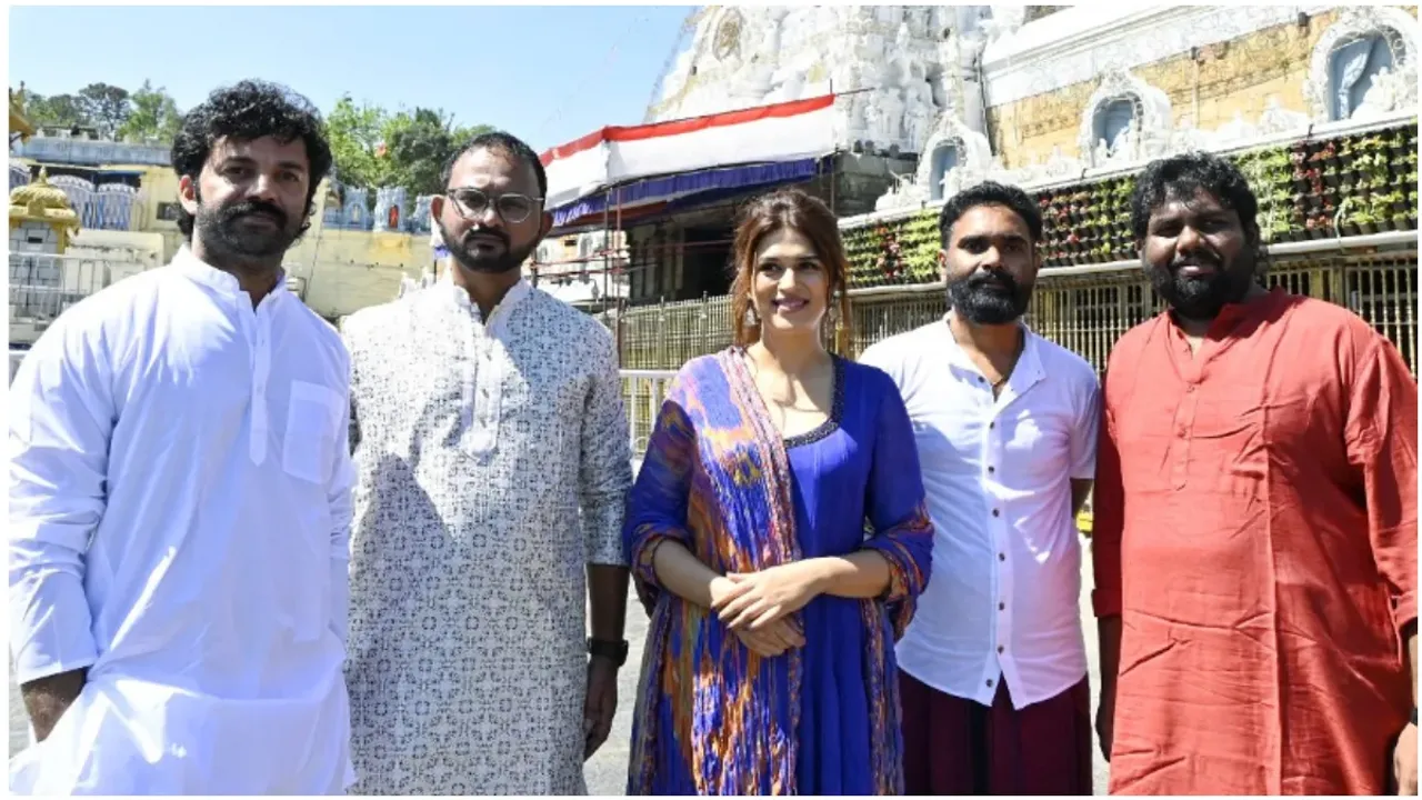 Paarijatha Parvam Movie: తిరుమలలో 'పారిజాత పర్వం' మూవీ టీమ్.. వైరలవుతున్న ఫొటోలు