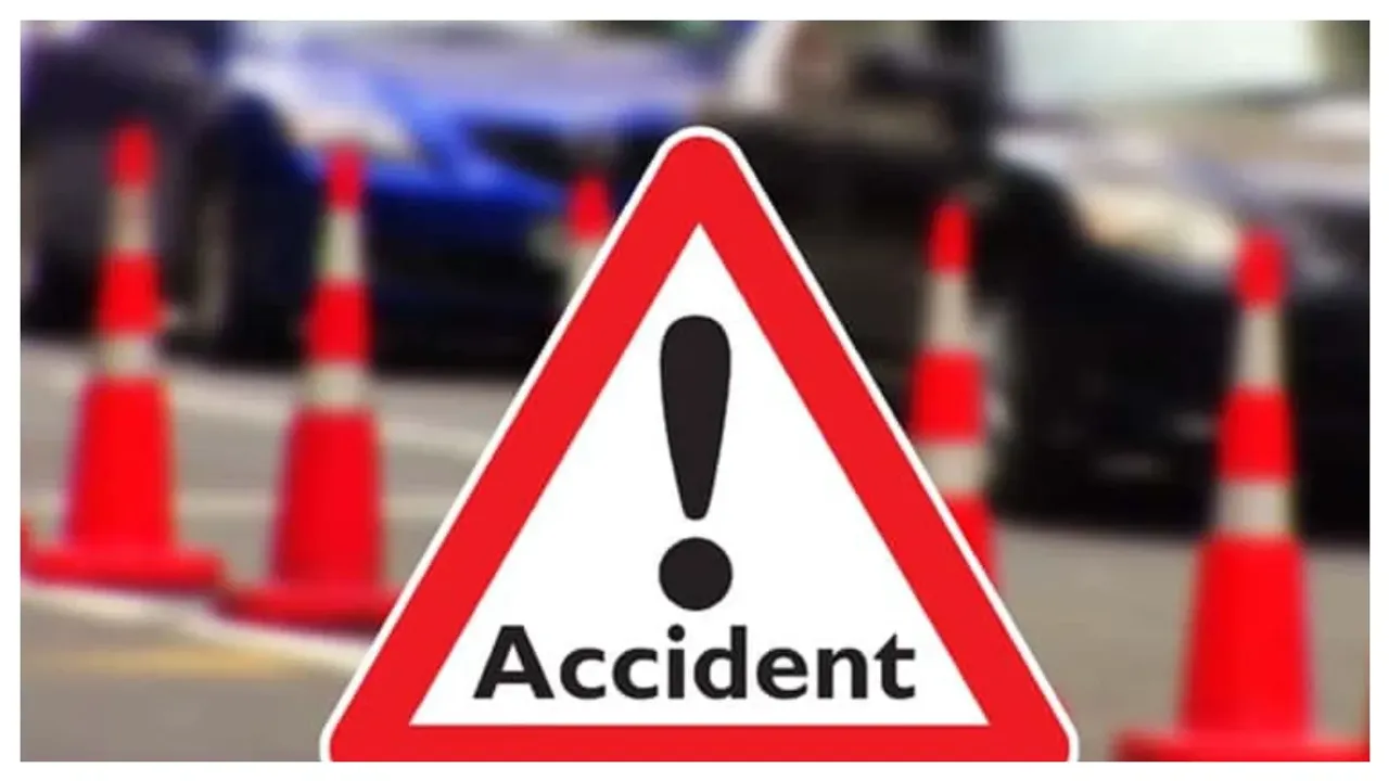 Delhi-Jammu: బస్సును ఢీకొన్న ట్రక్కు.. ఏడుగురు దుర్మరణం!