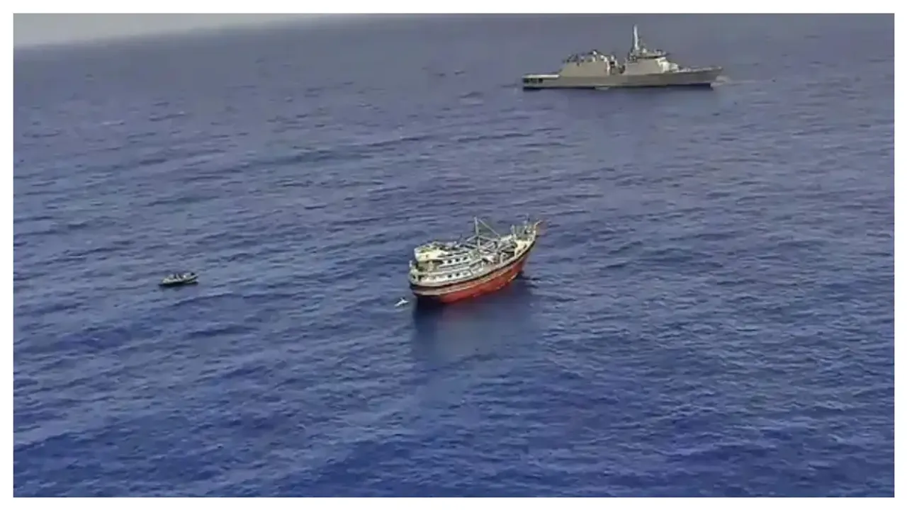 Indian Navy: 23 మంది పాకిస్థానీలను కాపాడిన భారత నేవీ!