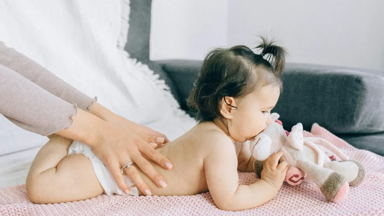Baby Massage: మీ చిన్నారికి మసాజ్ కోసం బెస్ట్ ఈ ఐదు ఆయుర్వేద నూనెలు..వాడి చూడండి తేడా తెలుస్తుంది!